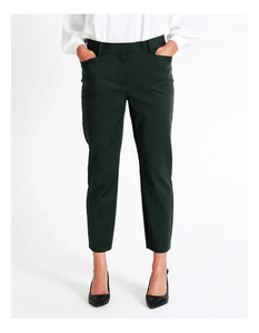 Pantalon en satin de coton biologique vert forêt Avec une coupe ajustée et une taille moyenne, ce pantalon a un design sophistiqué Zip Fly Closer - Product Image 5