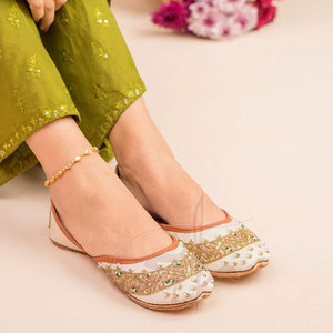 Nouvelles Khussas Durables et Antidérapantes pour Femmes, Style Tendance, Vente Chaude, Fabrication Sur Mesure, Robustes, Vente Directe Usine, Pour Adultes, Toutes Saisons - Product Image 4