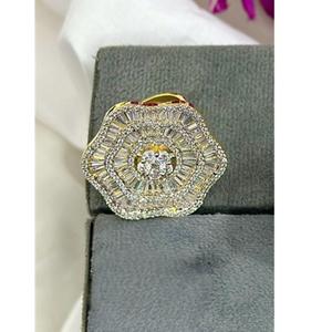 Hermoso Anillo Ajustable de Plata con Acabado Dorado de la Mejor Calidad con Circonitas Cúbicas para Eventos y Bodas, Colección para Mujeres y Niñas - Product Image 3