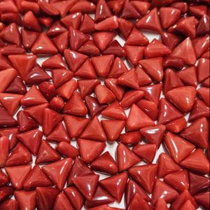 Piedra preciosa de coral natural italiano en forma de triángulo, buena para hacer joyas, buen color, para la elaboración de joyas. - Product Image 1