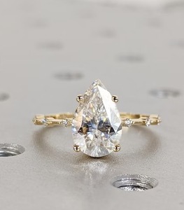 Anillo de compromiso de corte de pera de diamante cultivado en laboratorio de Plata de Ley 925, anillo de compromiso de diamante de laboratorio delicado - Product Image 1