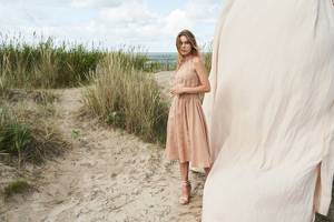 Robe courte en lin 100% pour femmes, col en V, manches courtes, robe de plage, taille élastique, romantique, simple, décontractée, mode estivale - Product Image 5