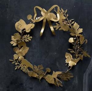 Guirlande de papillons floraux en métal élégant Accent mural élégant idéal pour la décoration de bureau d'intérieurs de maison et les événements festifs - Product Image 6