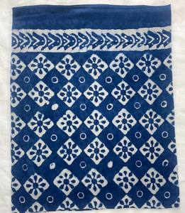 Sarong de plage en coton imprimé à la main : paréo floral, écharpe, couvre-vêtement de plage indigo - Product Image 2