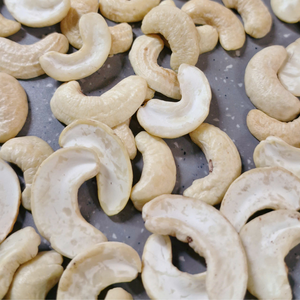 OEM, ODM Embalaje SANTIGO Kaju Badam Anacardos rotos Piezas de anacardos WS Exportados a Medio Oriente, UE - Product Image 1