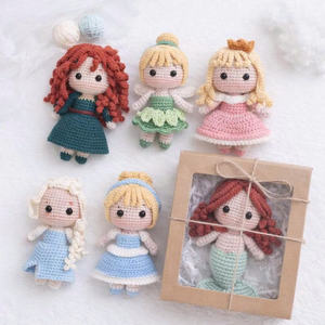 Muñeca de ganchillo súper linda para niñas, regalo de muñeca con accesorios, hecha a mano con algodón de leche, ecológica. - Product Image 1