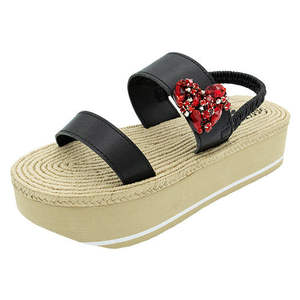 Sandales compensées en espadrille imperméables à talon, motif cœur rouge cristal, bout ouvert, semelle intérieure confortable, idéales pour l'été et l'hiver - Product Image 1