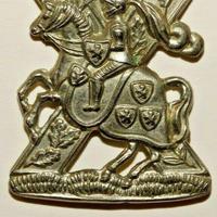 DE GRENADIER DE LA VIEILLE GARDE IMPERIALA HAT PLATE Fife & Fofar Yeomanry Scottish Horse cap badge