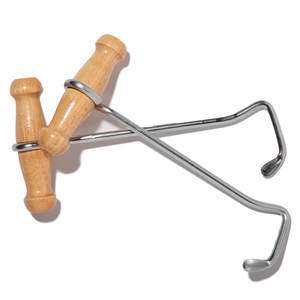 Ganchos de Acero Estilo Vaquero de Aspecto Exótico en Varios Tamaños para la Venta - Product Image 1