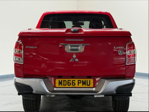 Mitsubishi L200 2.4 DI-D DC Barbarian 2017, Rojo, Automático, 4x4, Euro 6, 4 Puertas, con Cámara Trasera, 92,000 Millas, Diésel, Automático, Matrícula 66 - Product Image 6