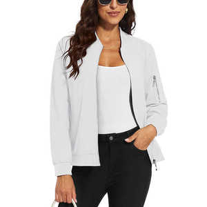 Veste de pluie légère pour femmes de couleur unie Trench Imperméable avec capuche Mesdames Coupe-vent léger Veste pour femmes - Product Image 4