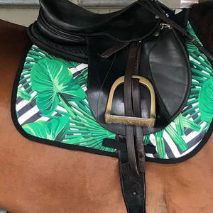 Tapis de selle écologique en tissu recyclé, durable, pour l'équitation, avec traitement antibactérien pour le soin des chevaux - Product Image 3