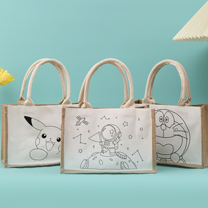 กระเป๋าผ้าแคนวาสทรูงเจีย 31x21x13 ซม. คอลเลกชันสมุดระบายสีลายดอกไม้แฟชั่น - Product Image 3