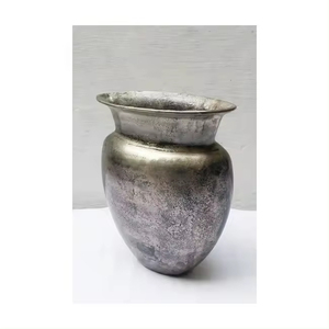 Super qualité indien gros métal aluminium Antique fini Vase à fleur pour la décoration de la maison utilisation disponible au prix de gros - Product Image 1