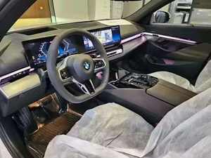 BMW Serie 5 2024 Usado, Sedán Gasolina/Petrolio, Automático, Asientos de Cuero, Techo Panorámico, Bajo Kilometraje, OFERTA ESPECIAL, Ruedas 72V - Product Image 3