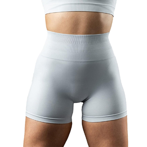 Short de sport pour femme avec logo personnalisé pantalon de yoga sans couture avec lifting des fesses vêtements de sport à motifs solides en tissu lisse pour short d'entraînement de fitness - Product Image 1