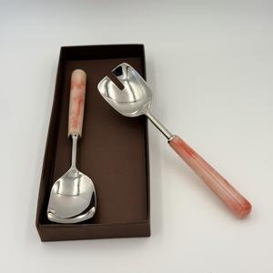 Serveur à salade au design unique pour la maison, la cuisine et la table de restaurant, serveur à salade décoratif fait à la main avec une poignée en résine - Product Image 3