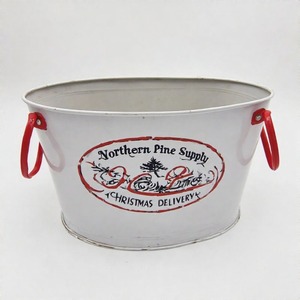 Winter Fern Lane Maceta diseñada con acabado galvanizado para exhibiciones verdes de Navidad al aire libre y decoración de entrada Nevada - Product Image 1