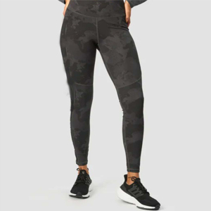 Top con capucha recortada de moda para mujer: elegante y versátil, ideal para capas y salidas informales - Product Image 5