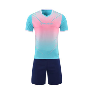 Uniforme de football personnalisé de haute qualité 100% polyester avec logo personnalisé pour adultes unisexes Fabriqué au Pakistan - Product Image 1