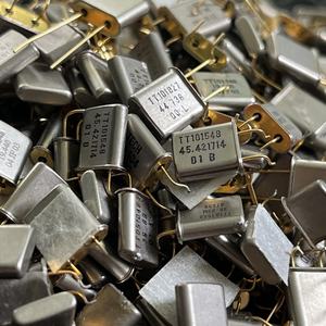 70 gramos de oro y plata de desecho para recuperación de metales preciosos, osciladores de cristal mixtos - Product Image 2