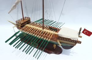 Cadeau de nouveauté de modèle de grand bateau en bois Bastarde exquis de haute qualité du fabricant du Vietnam avec un faible quantité minimale de commande - Product Image 2