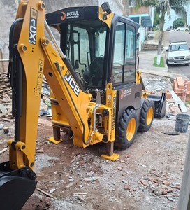 Cargadora compacta JCB 1CX, 4x4, con capacidad de carga nominal de 4 toneladas, cargadora frontal para madera, en venta - Product Image 4