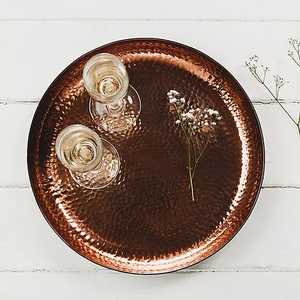 ถาดเสิร์ฟทองแดงบริสุทธิ์ทรงกลมตกแต่งด้วยการออกแบบทางเรขาคณิตสำหรับงานปาร์ตี้ในราคาขายส่งโดย aaliyan impex - Product Image 4