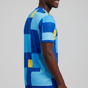 Maillot de football personnalisé de qualité supérieure, léger, design par sublimation, respirant, col en V, manches courtes, pour hommes - Product Image 2