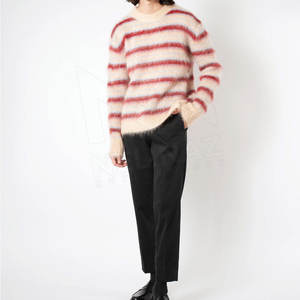 Modèle personnalisé Pull matelassé à manches longues léger, respirant et ajusté pour hommes tricoté à la main en mohair - Product Image 5