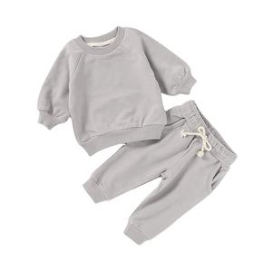 Ensemble survêtement unisexe décontracté d'hiver respirant et écologique avec logo personnalisé, deux pièces, sweat-shirt et jogging pour hommes et femmes, vente en gros - Product Image 1