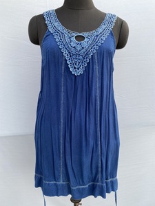 กระโปรงสั้นสั้นคอวีลึกแฟชั่นใหม่สำหรับผู้หญิงชุดเดรสผ้าคอตตอนเนื้อนุ่มจับจีบแฟชั่นฤดูร้อน - Product Image 2