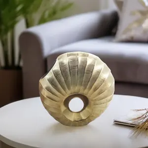 Vase à fleurs en métal fait main de qualité supérieure pour une décoration élégante de la maison, pour une décoration de luxe dans les hôtels et villas, Zahid Exports - Product Image 2