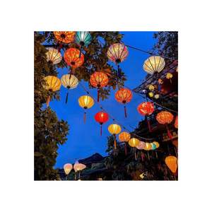 Lanternes en soie de bambou en forme de diamant blanc de haute qualité imperméables et résistantes aux intempéries pour la remise des diplômes de Noël prix bon marché - Product Image 1