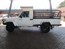 Toyotai LandCruiser à vendre SUV fiable à faible kilométrage avec des fonctionnalités tout-terrain avancées et le confort - Product Image 6