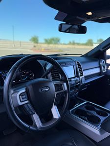 Ford F-250 Super Duty 4x4 MegaRexx 2021 d'occasion, excellent état, prêt à être expédié - Product Image 2