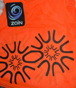 Serviette de plage respirante en maille orange, écologique, séchage rapide, anti-sable, imprimée, serviette de sport personnalisée pour adulte et enfant - Product Image 2