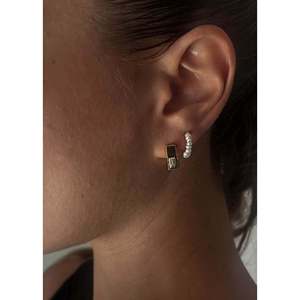 Biwa Pearl <b>Hoop</b> <b>Earrings</b> - Product Image 3