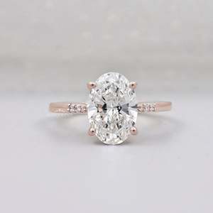 Bague de fiançailles en or rose certifiée IGI avec diamants ovales et pavés, alliances en diamants - Product Image 1