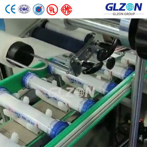 Applicateur d'étiquettes automatique pour petits produits plats |   Machine compacte pour le remplissage de boîtes cosmétiques, d'électronique et de pochettes - Product Image 6