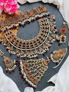 Conjunto de Joyería Tradicional Pakistaní e India con Incrustaciones de Kundan y Detalles Meenakari, Chapado en Plata sobre Acero Inoxidable, Estilo Clásico - Product Image 3