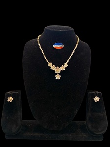 Collier en forme de fleur pour femme Collier ras du cou Boho naturel Ensemble de bijoux en alliage de pierres précieuses ethniques en verre - Product Image 3