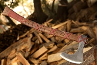Kustom buatan tangan baja karbon Viking kapak dengan pegangan kayu dan selubung kulit halus buatan tangan sumbu berkemah kapak daging