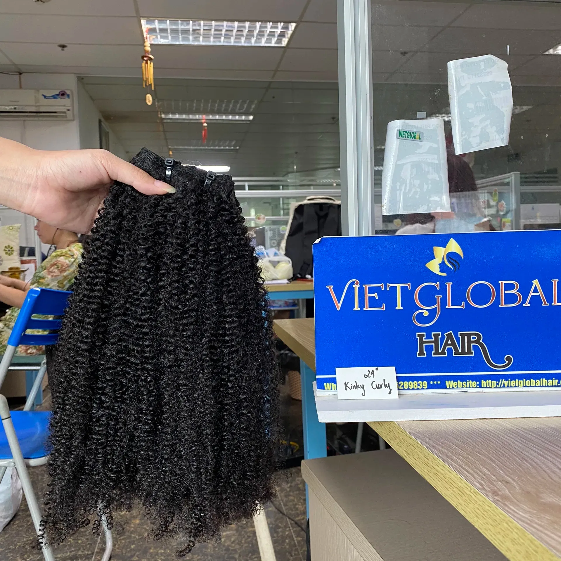 Fasci ricci crespi 100% estensioni umane all'ingrosso capelli vietnamiti colore naturale 20 pollici