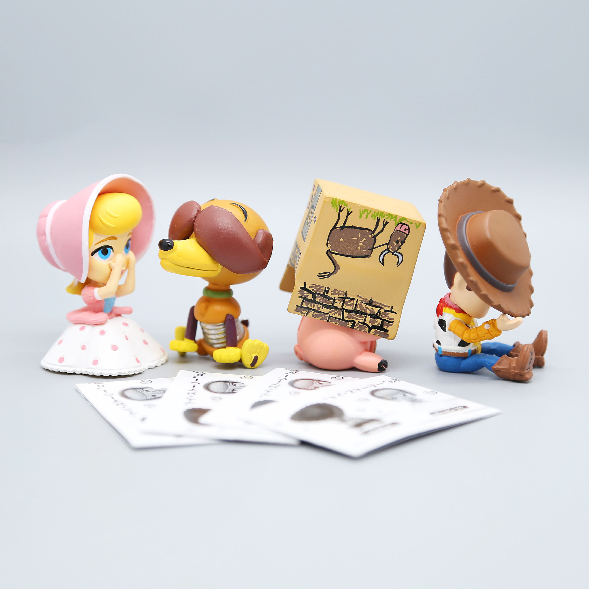 Set di 4 figure