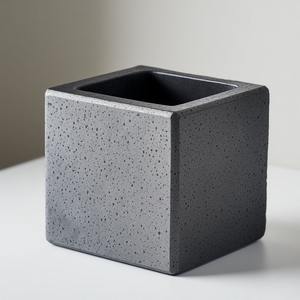 Porte-brosse à dents de salle de bain en métal robuste, design moderne écologique, offrant résistance, stabilité, finition lisse et sans tracas - Product Image 4