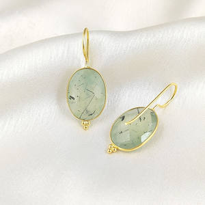 Vente en gros de boucles d'oreilles ovales en pierre précieuse de prehnite naturelle simple, conception de lunette artisanale, bijoux à la mode à la mode - Product Image 5