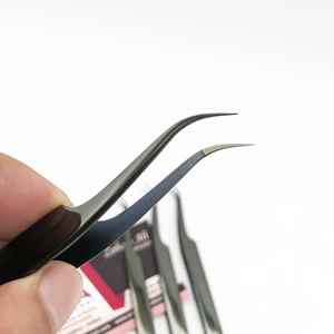 Pince à épiler d'extension de cils en acier inoxydable semi-incurvée noire Plasma - Product Image 5