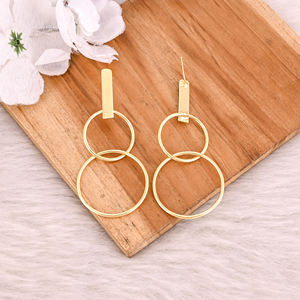 Vente en gros de 25 paires de boucles d'oreilles rondes en laiton plaqué or jaune, cadeau unique, bohème, bijoux faits à la main, boucles d'oreilles de mode - Product Image 6