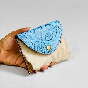 Porte-passeport en cuir véritable pour femme, motif feuille, antivol, avec porte-clés, portefeuille à pression, emplacements pour cartes, pochette à monnaie, style western, cadeau - Product Image 4